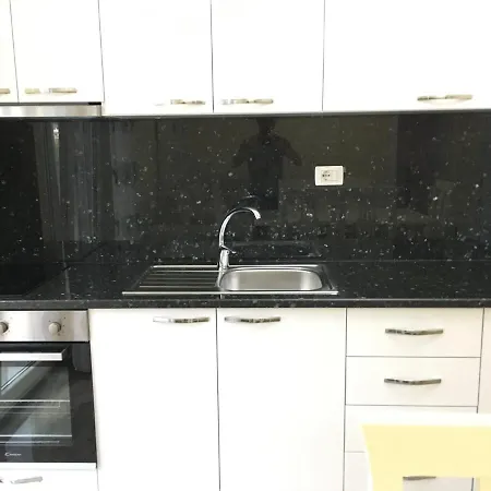 Apartamento Kledi Hotel & Apartments Shëngjin