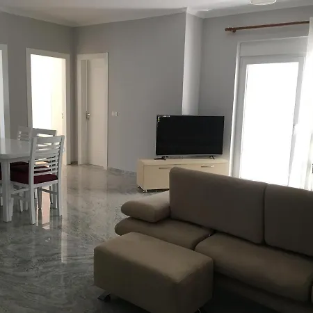 Apartamento Kledi Hotel & Apartments Shëngjin
