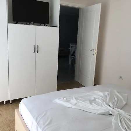 Apartamento Kledi Hotel & Apartments Shëngjin