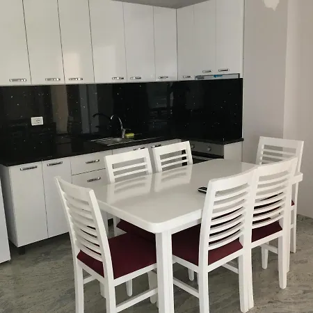 Kledi Hotel & Apartments *