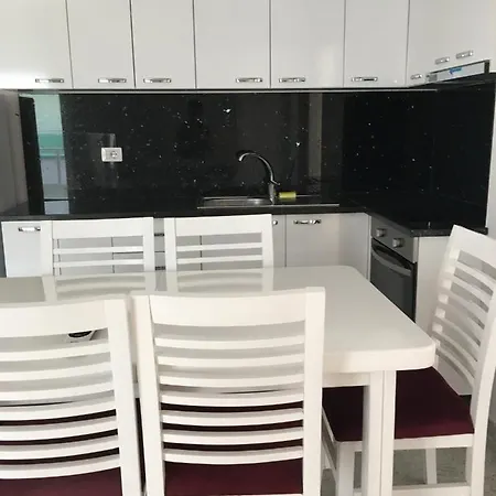 Kledi Hotel & Apartments *