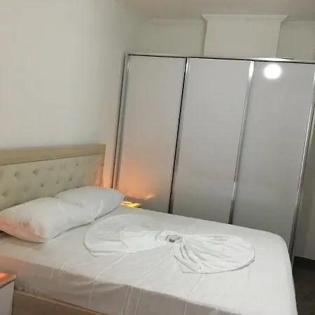 Kledi Hotel & Apartments *